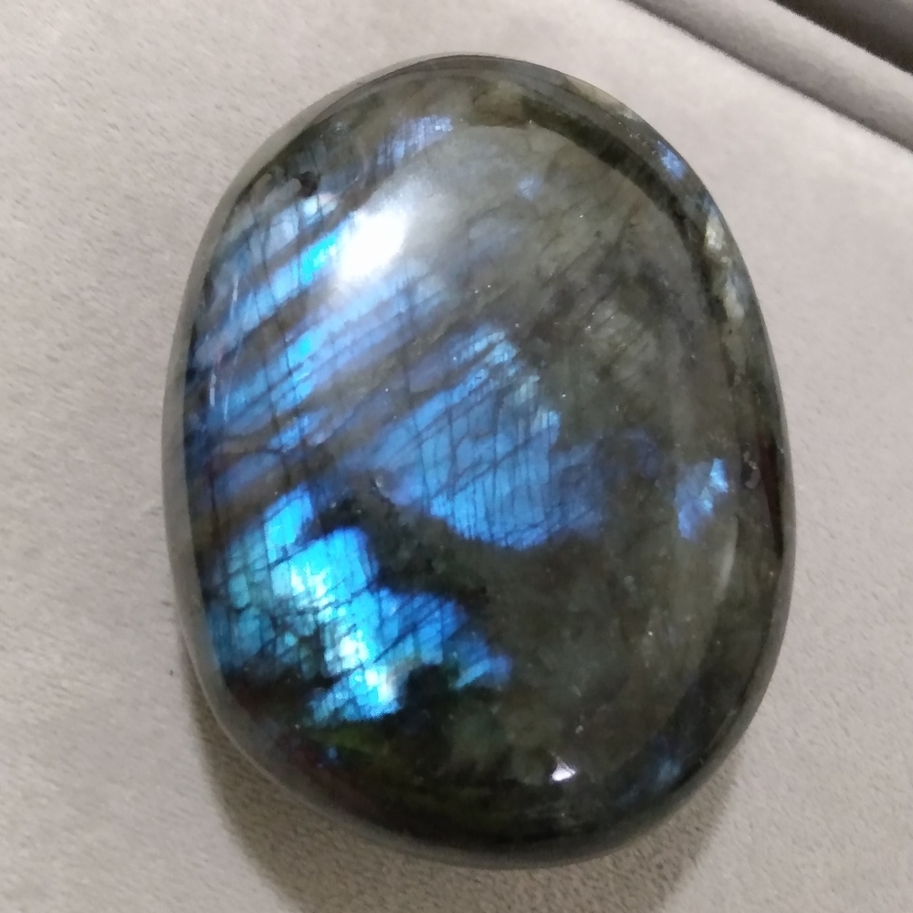 Labradorite Palm stone with blue flash